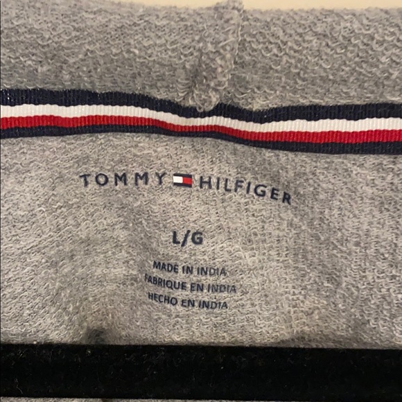 Tommy Hilfiger cropped hoodie - Picture 2 of 4